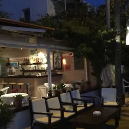 Guemuesluek Stuedyo Kuecuekev-2 * Gümüşlük