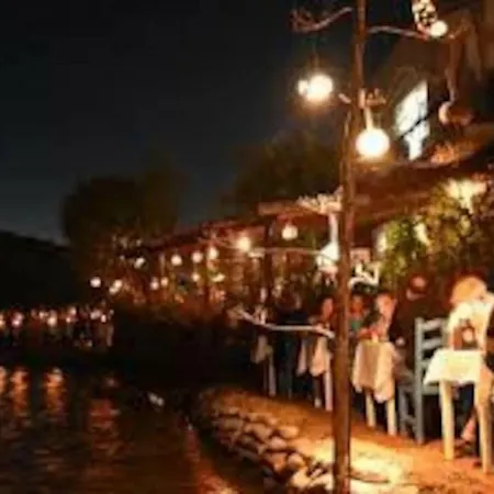 Guemuesluek Stuedyo Kuecuekev-2 * Gümüşlük