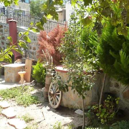 Guemuesluek Stuedyo Kuecuekev-2 Gümüşlük
